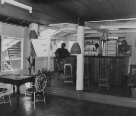 ma sitting at a cafe